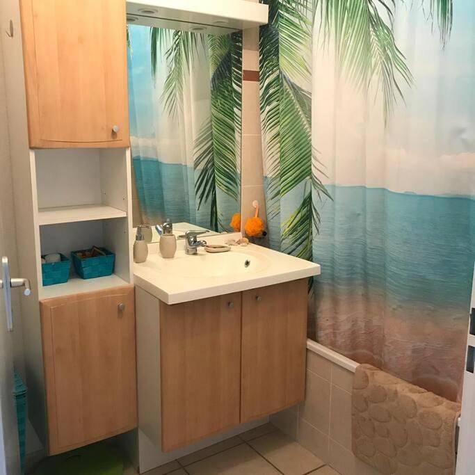 Gîte pour 2 personnes, avec piscine ainsi que balcon et vue à Saint-Estève - 2