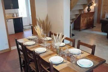 Location de vacances pour 8 personnes, animaux acceptés dans Veaugues