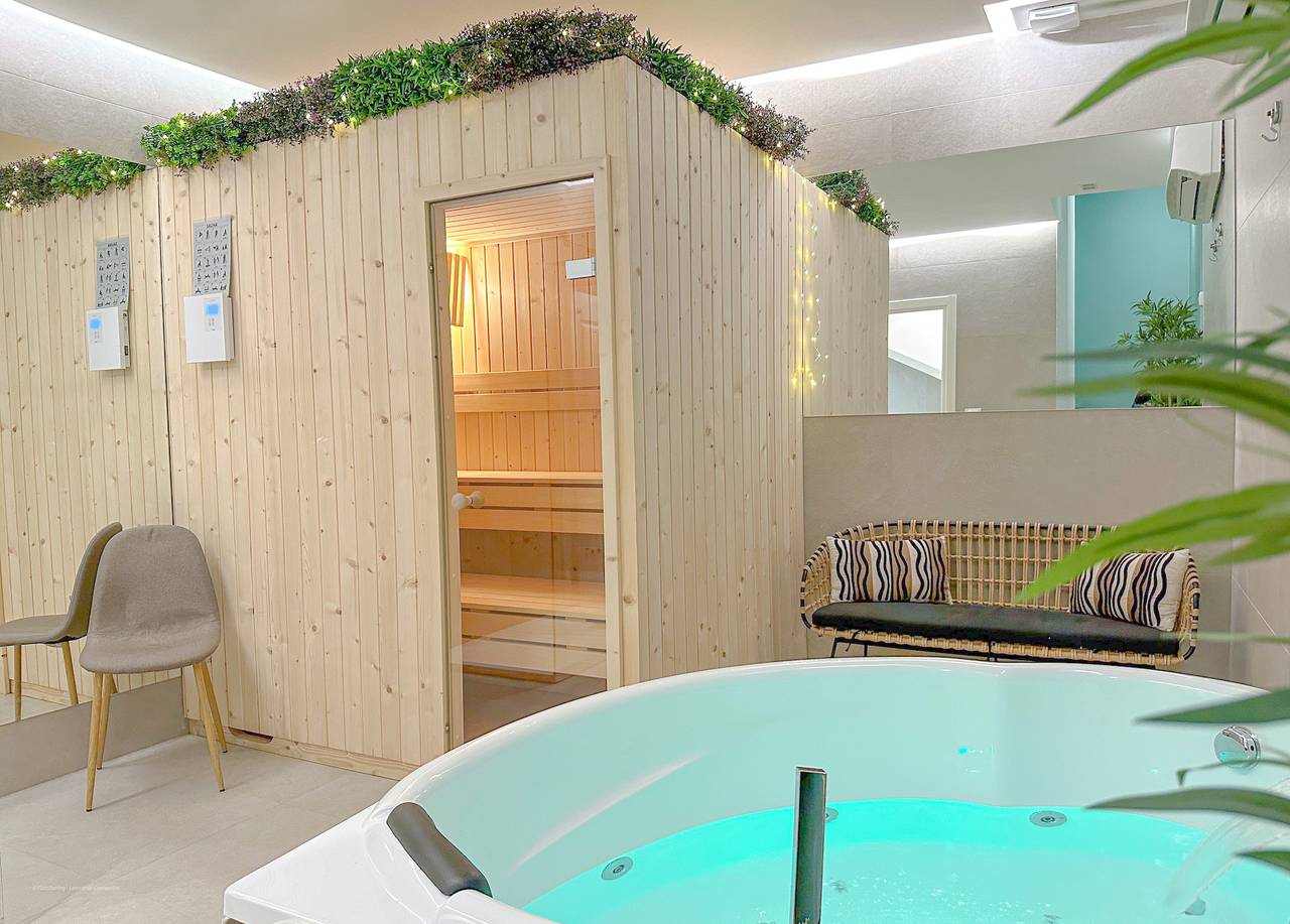 Entire apartment, Banfi Luxury Spa - Sauna & Jacuzzi privati in Milan, Milan Province