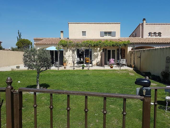 Chambre d’hôte pour 2 personnes, avec piscine et jardin à Le Thor
