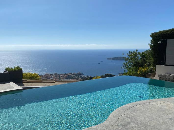 Villa pour 12 personnes, avec Balcon et Jacuzzi ainsi que Terrasse et Jardin à Villefranche-sur-Mer