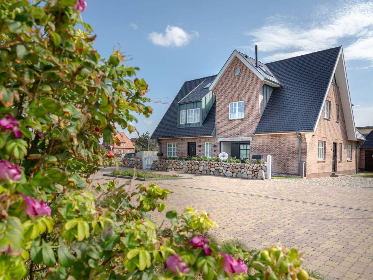 Ganze Ferienwohnung, Bäum Hüs B - Ferienwohnung mit Südbalkon bietet bis zu 5 Personen Platz in Strandnähe. in Westerland, Sylt (Gemeinde)