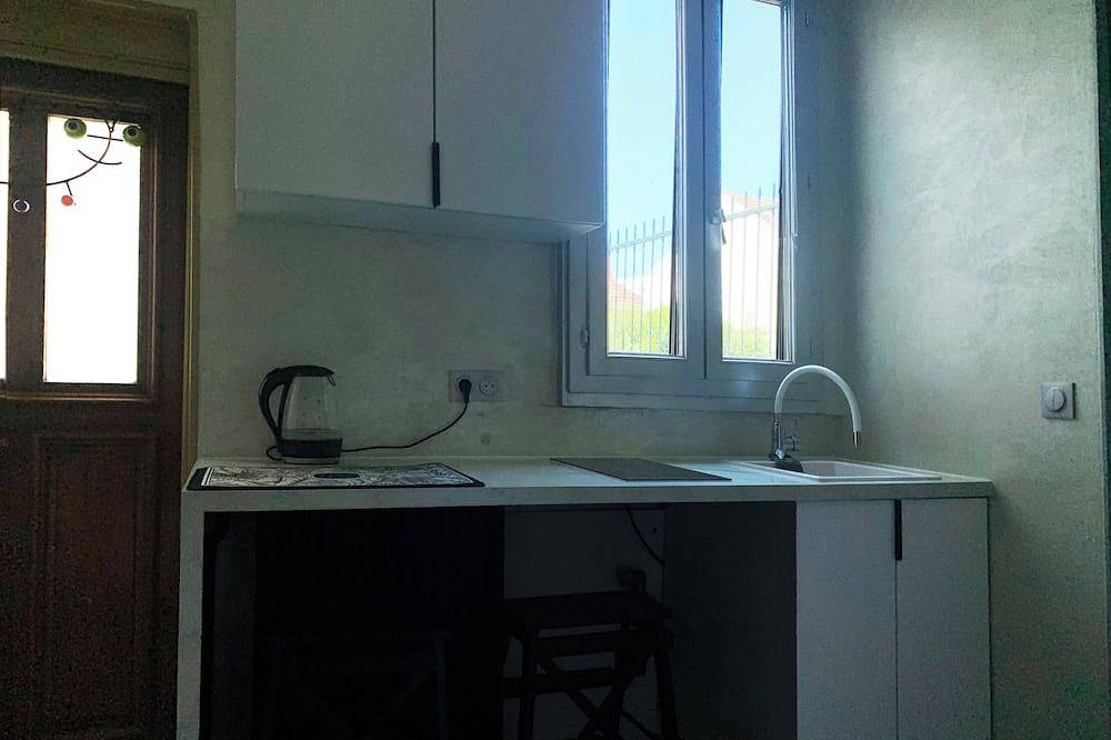 Apartamento entero, Charming Modern Apartment with Garden View - Les Vallées District, Near Paris in Colombes, Altos del Sena