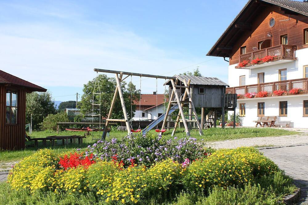 Ganze Wohnung, Ferienwohnung Seeblick bis 2 Personen, Balkon, 30 qm in Tachinger See, Taching am See