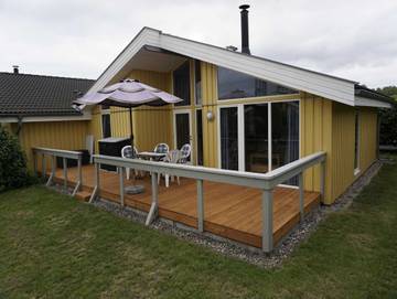 Bungalow für 4 Personen, mit Sauna und Whirlpool sowie Terrasse und Garten, kinderfreundlich in Röbel-Müritz