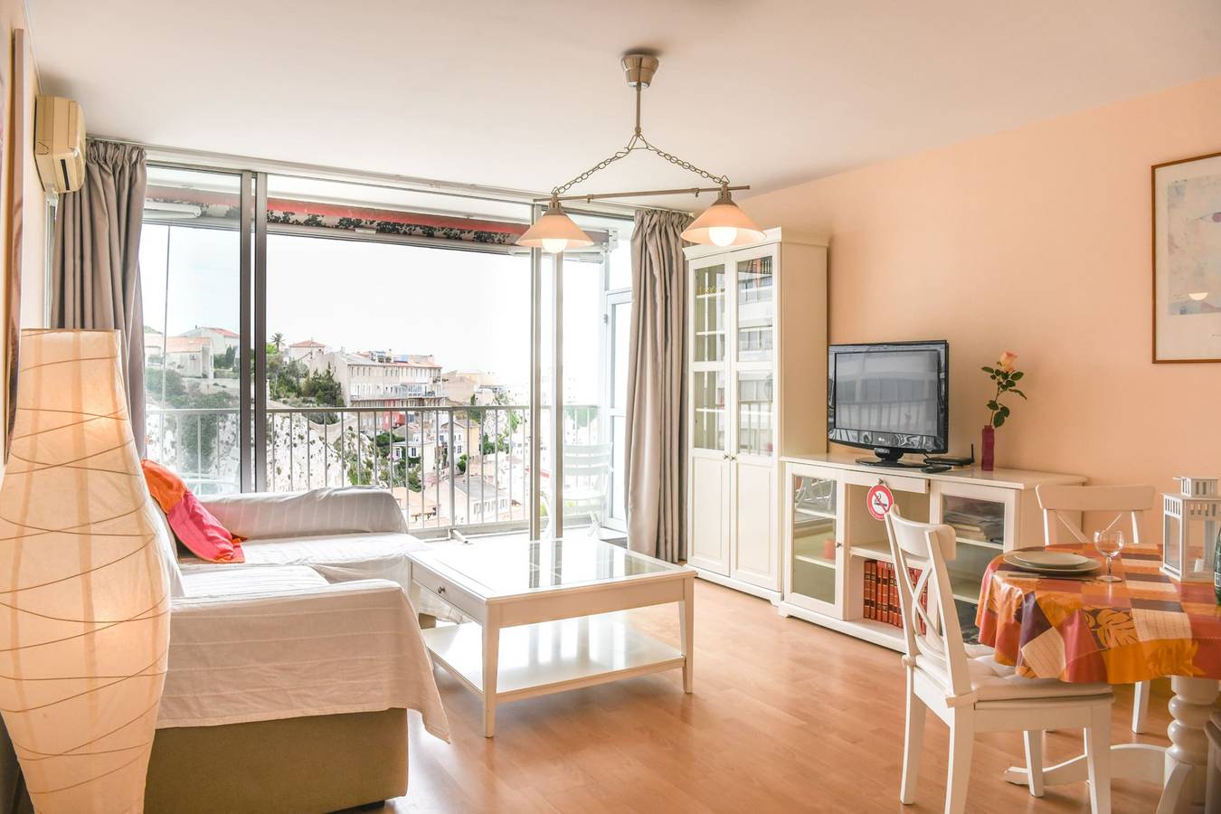 Appartement entier, Bail mobilité - Balcon et vue splendide sur la mer in Marseille, Région de Marseille