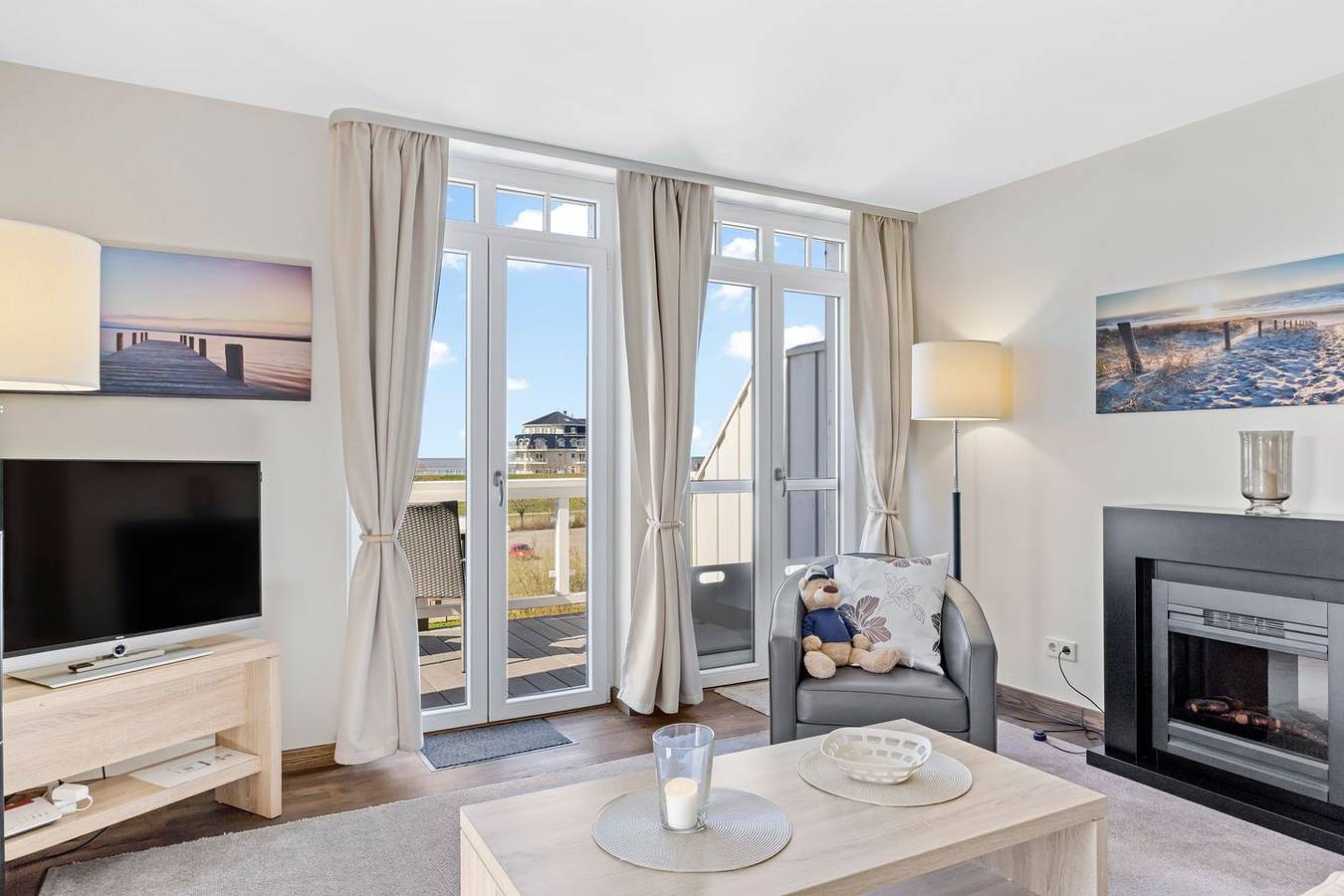 Ganze Wohnung, Erstklassige Ferienwohnung mit großartigem Meerblick, Sauna und zwei Balkonen! in Wremen, Cuxland