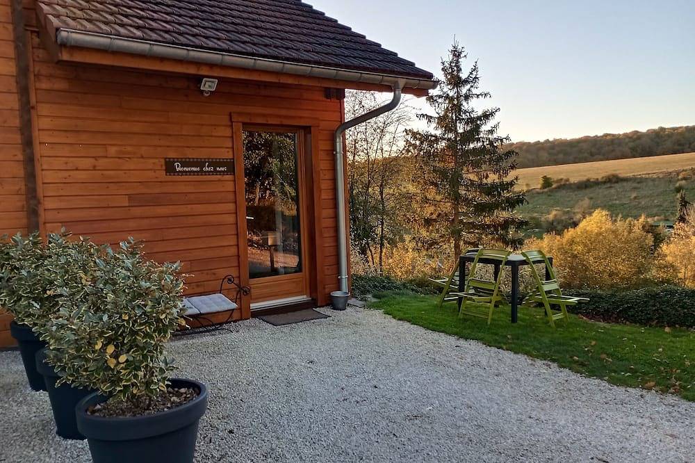 Appartement entier, Gite du chalet - le studio en pleine nature classé meublé de tourisme 2 étoiles in Seuzey, Région de Commercy
