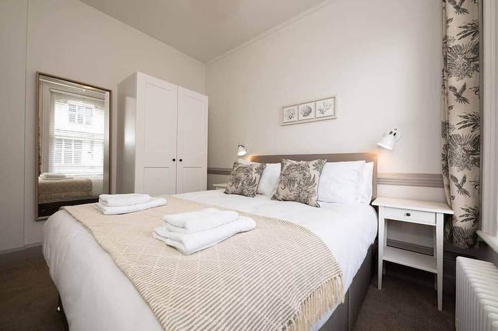 Entire apartment, Grade Ii Listed 2 Bed Flat in Central Salisbury in Salisbury, Wiltshire