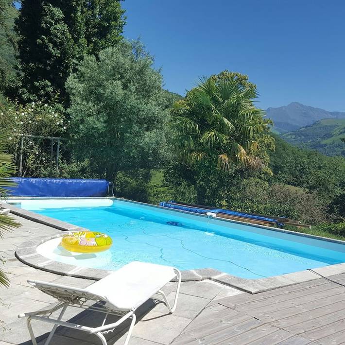 Villa pour 7 personnes, avec piscine et terrasse dans les Hautes-Pyrénées