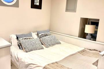 Log Cabin for 6 People in Bath, The Cotswolds, Photo 3