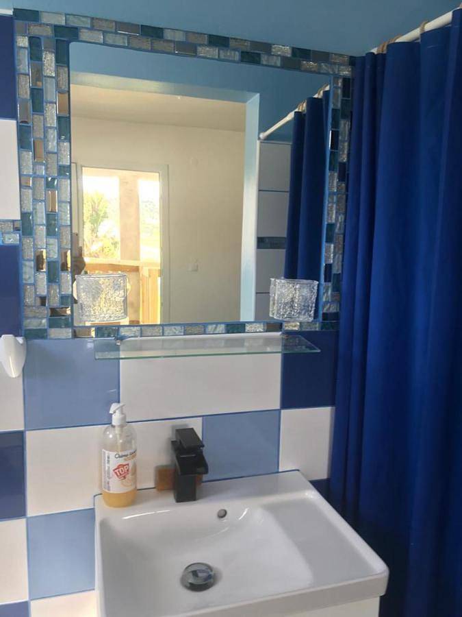 Location de vacances pour 2 personnes, avec terrasse et vue à Le Lorrain (Martinique) - 2