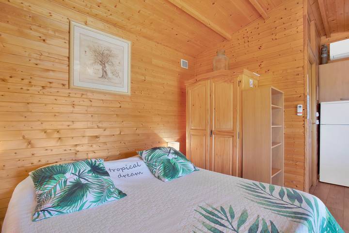 Chalet 'Joli En Bois' avec Terrasse Privée, Wi-Fi et Climatisation in Roquebrune-sur-Argens, Côte méditerranéenne (France)