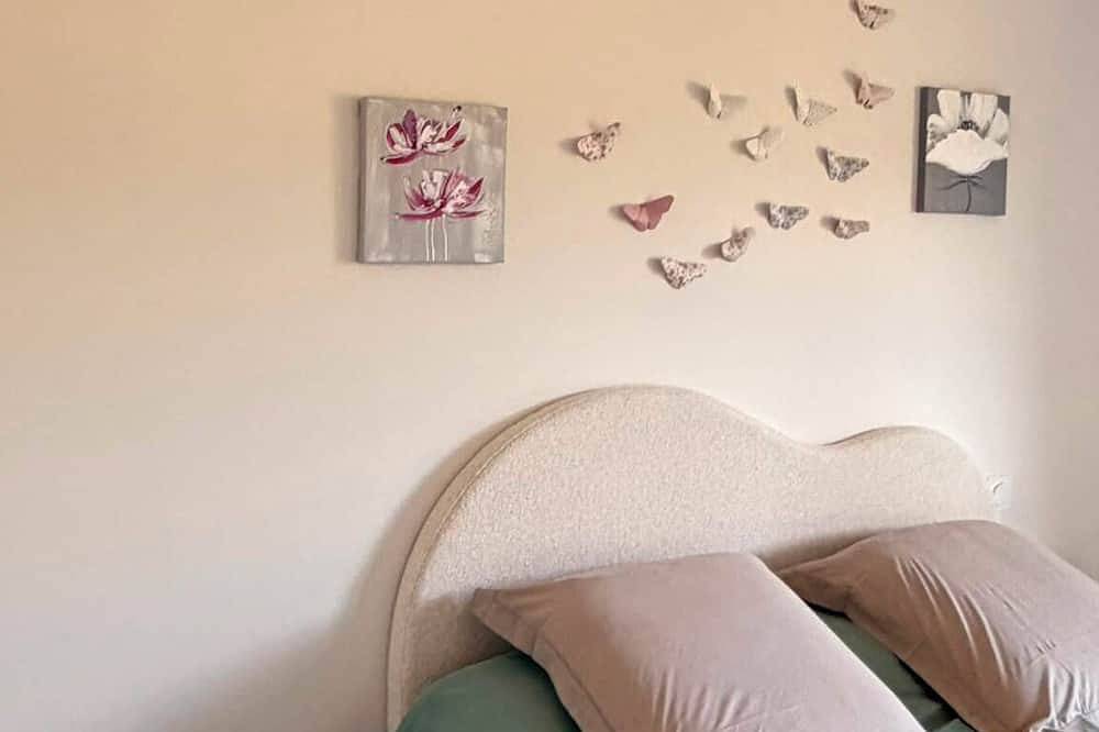 Entire apartment, Charmant T2 bis proche centre ville avec parking et abri vélo in Espalion, Aveyron
