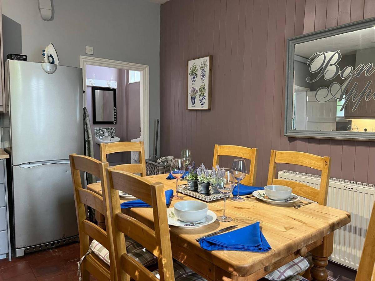 Two-Bedroom House in Tewkesbury, Gloucestershire