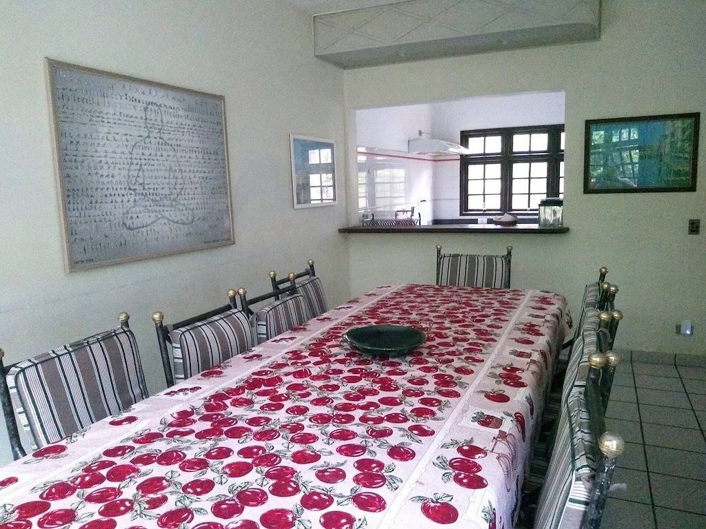 Camburizinho Nahe Der Ponte 100 m vom Strand entfernt, mit 4 Schlafzimmern (2 en-suite) in São Sebastião, Região Metropolitana do Vale do Paraíba e Litoral Norte