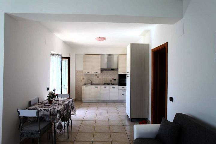 Location de vacances pour 6 personnes, avec jacuzzi et balcon à Introdacqua - 3