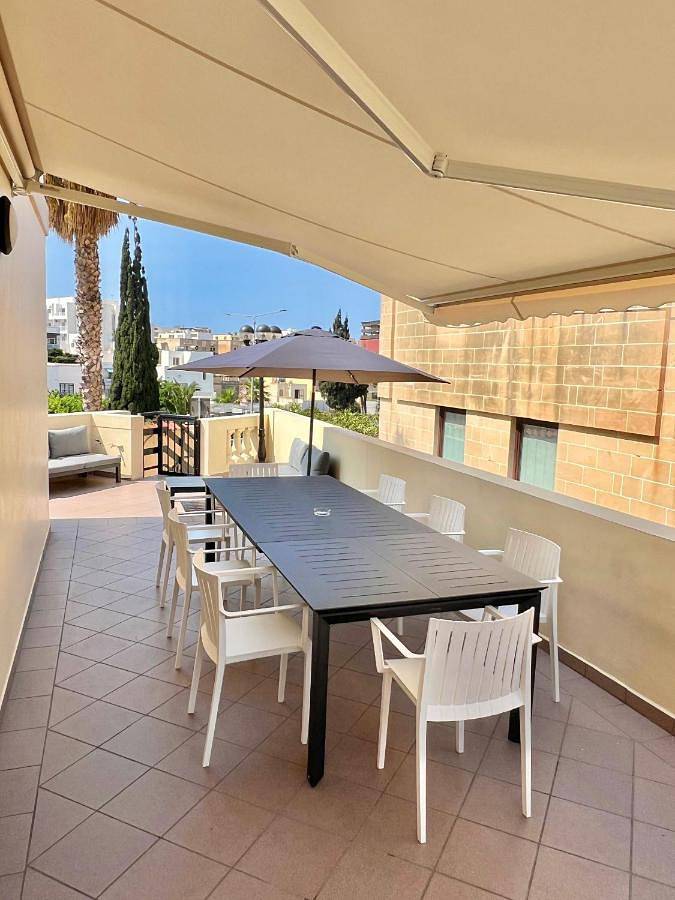 Villa in St Julian's with Private Pool by Arco Collection in Paceville, San Giljan
