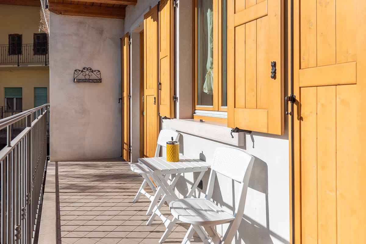 Ganze Ferienwohnung, Ferienwohnung mit Internet und Balkon mit Talblick in Mori, Gardasee-Berge