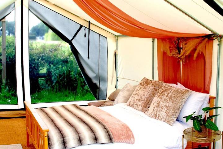 Glamping for 2 people, with Garden in Nottinghamshire