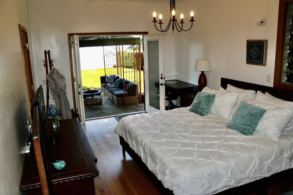 Ganze Wohnung, Water View Sunset Studio, freier Blick auf das Wasser, unvergessliche Sonnenuntergänge in Des Moines WA, King County