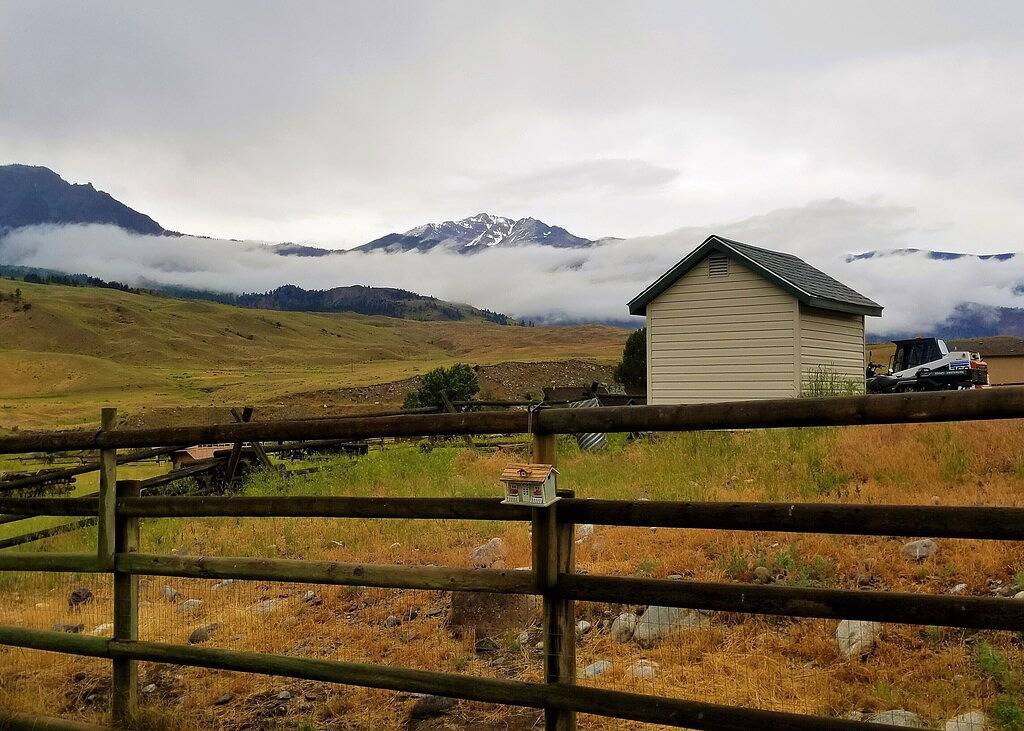 Das gelbe Häuschen in Yellowstone in Gardiner, Absaroka Range