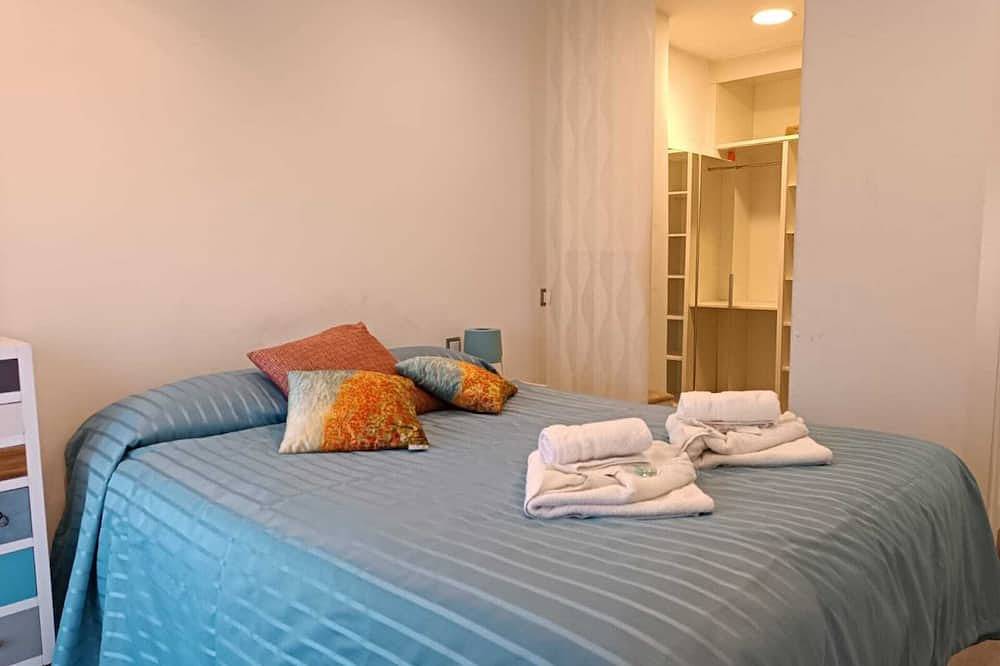 Entire apartment, El Hidalgo Apartment in Alcalá de Henares, Madrid Province