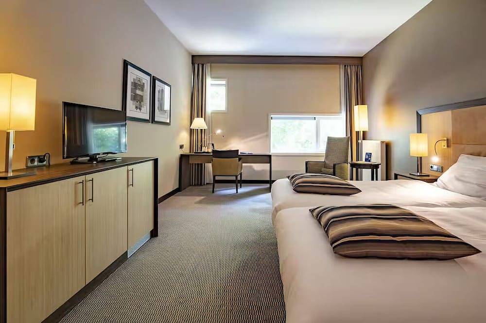 Peaceful Escape with Free Parking, Private Garden & Hiking Nearby in Provincie Utrecht