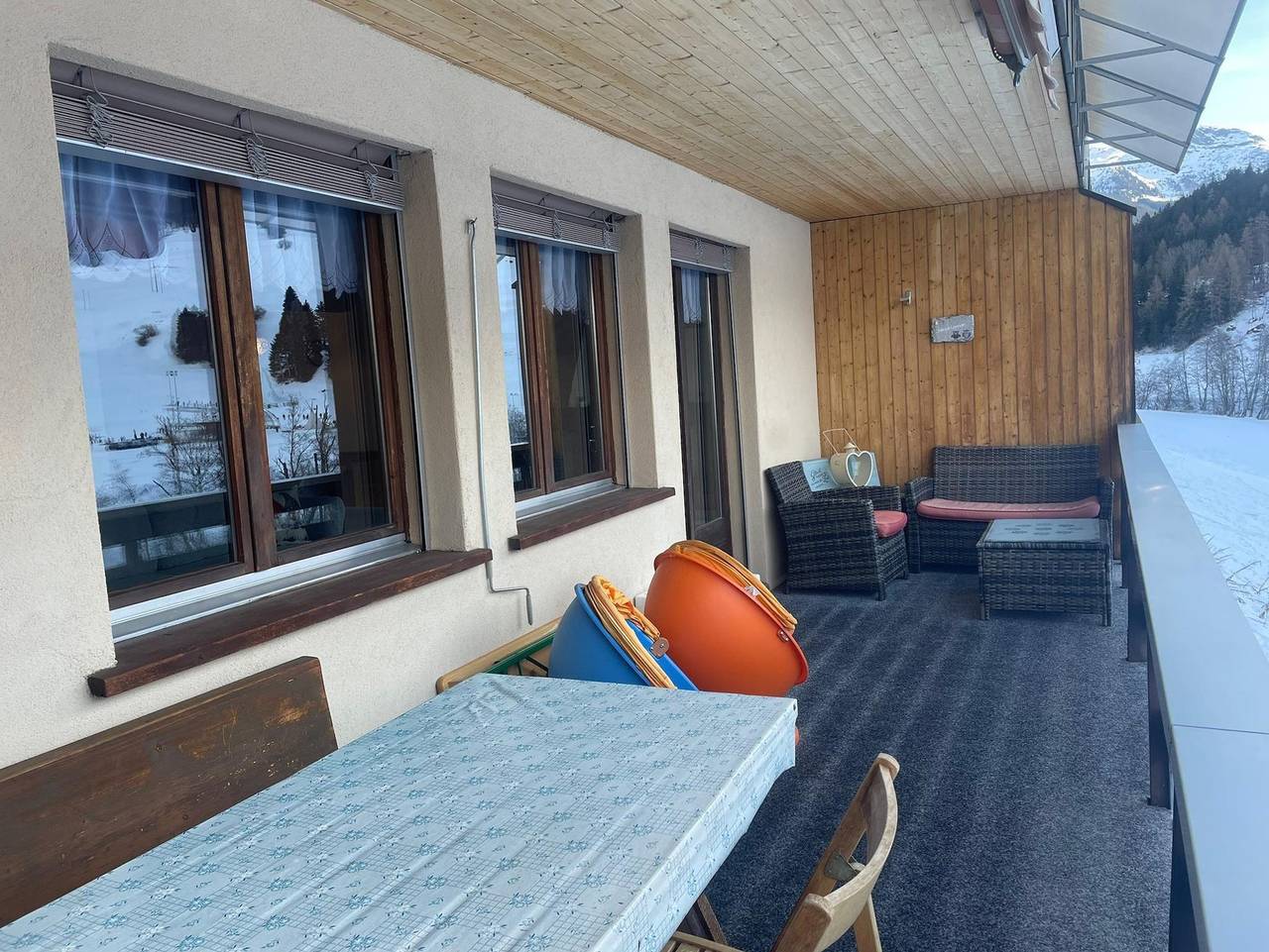 Ganze Ferienwohnung, Ferienhaus Somareiva - 3 Zimmerwohnung - 6 Betten in Surses, Albula