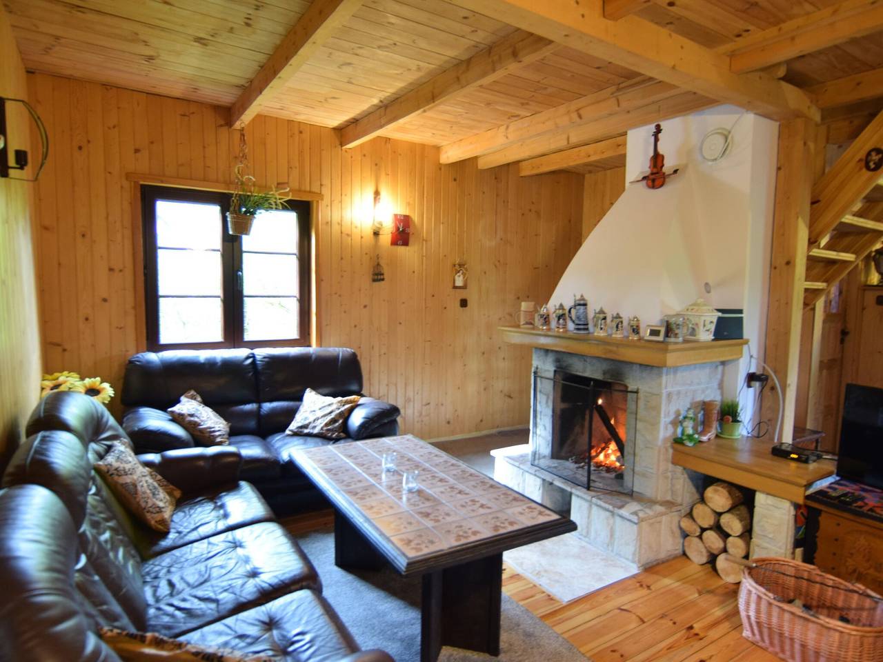 Casa de madera junto al lago Radunskie in Stężyca, powiat kartuski