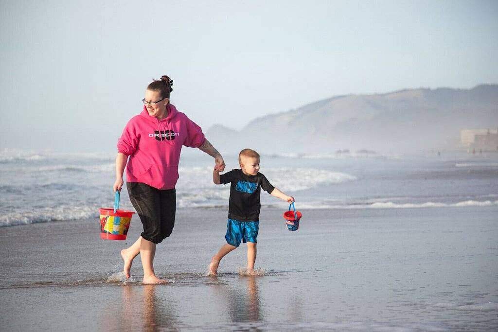 Ganze Wohnung, Quarterdeck -Studio mit Kingsize-Bett, Kamin, Ocean Balkon, Küchenzeile, Wifi in Oceanlake, Lincoln City