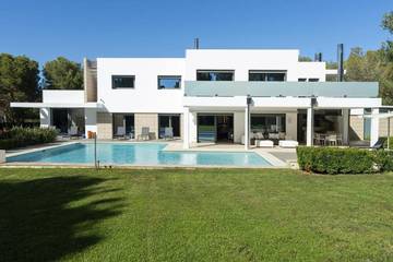 Villa in Santa Eulària des Riu, East Ibiza für 10 
