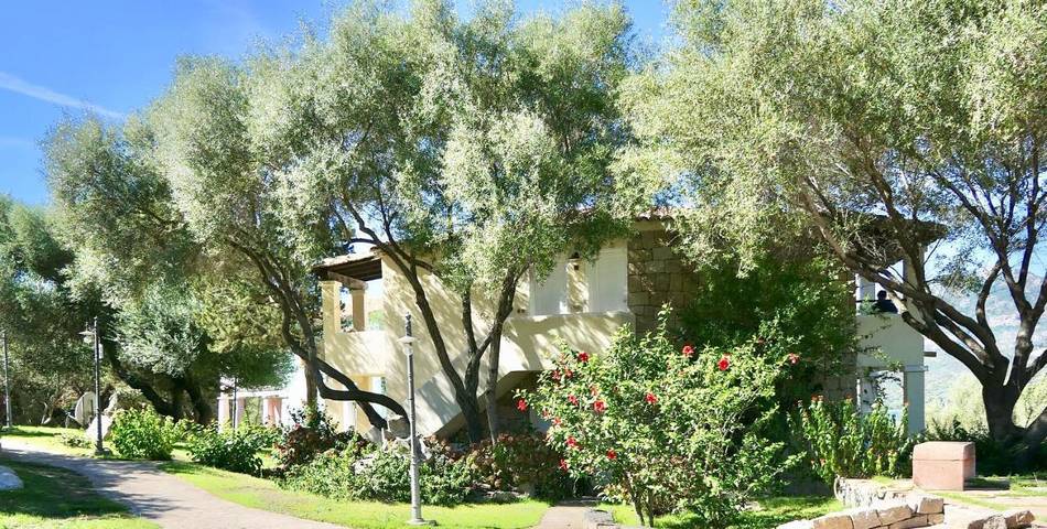 Appart’hôtel pour 3 personnes, avec Terrasse ainsi que Jardin et Piscine à Porto Rotondo