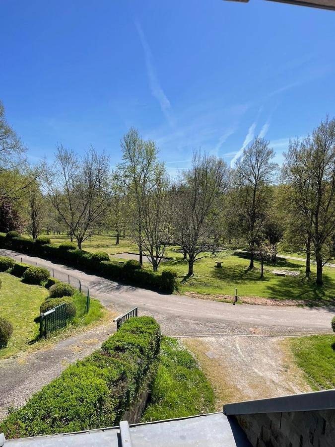 Hôtel pour 2 personnes, avec vue ainsi que piscine et jardin, animaux acceptés à Varetz - 2