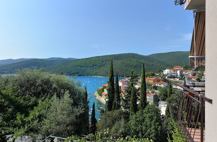 Appartement entier, Appartement de vacances pour 4 personnes avec terrasse in Rabac, Labin-Rabac