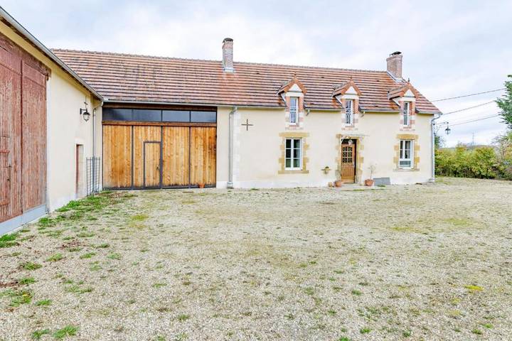 Location de vacances pour 6 personnes, avec jardin à Prissac