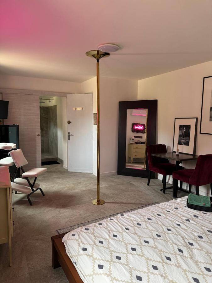 Appartement entier, One-Bedroom Apartment in Balaruc-le-Vieux, Côte méditerranéenne (France)