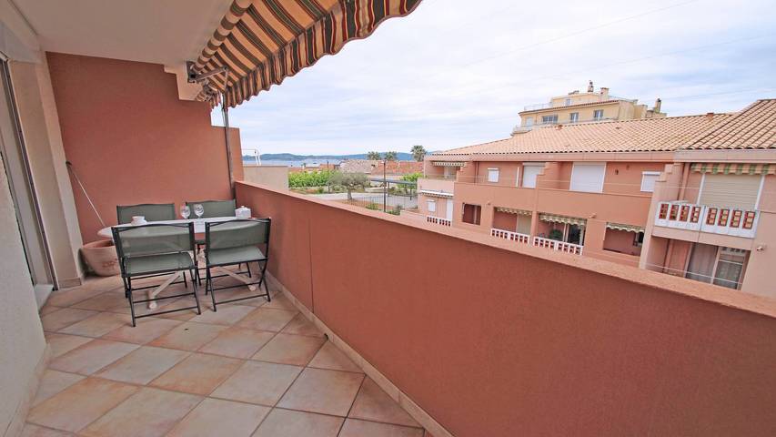 Gîte pour 4 personnes, avec Terrasse dans Office de Tourisme Sainte Maxime