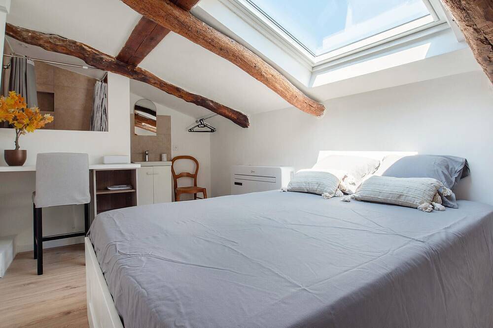 Entire apartment, Studio coeur de ville in Solliès-Pont, Toulon region
