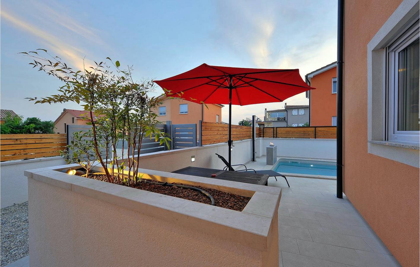 Geräumige 2-Zimmer-Wohnung mit Pool, in der Nähe des Stadtzentrums von Sisan in Sisan, Südküste Istrien