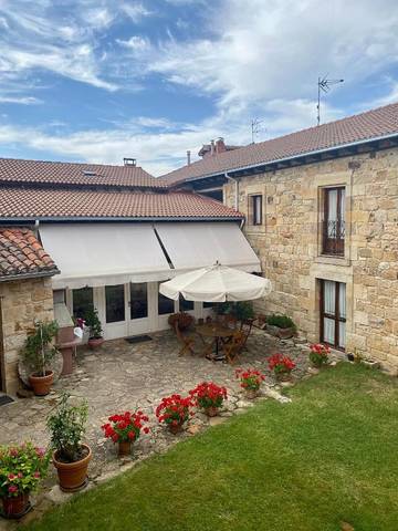 Chambre d’hôte pour 3 personnes, avec vue ainsi que terrasse et jardin, animaux acceptés dans Cantabrie
