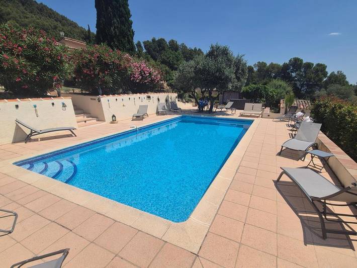 Casa de vacaciones para 6 personas, con vistas además de piscina y jardín - 1
