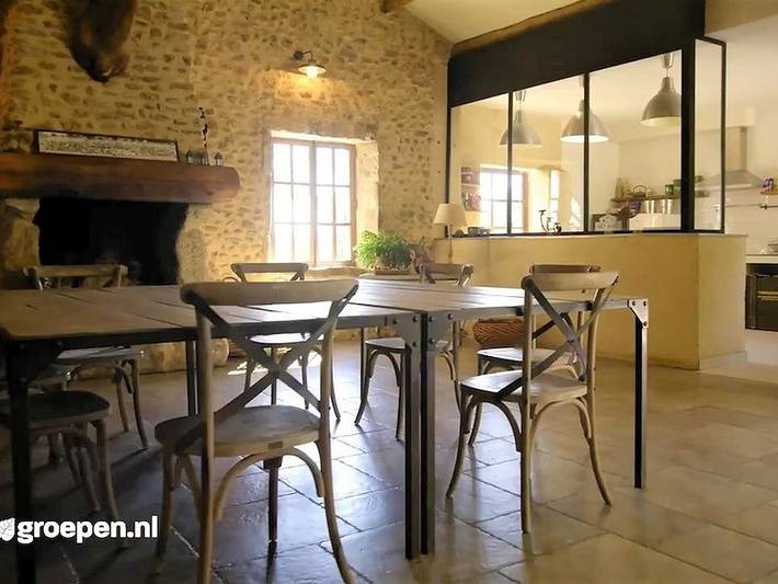 Location de vacances pour 17 personnes, avec terrasse ainsi que balcon/terrasse et piscine à Visan - 4