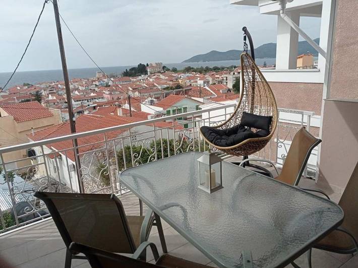 Location de vacances pour 4 personnes, avec vue et balcon, adapté aux familles dans Pythagoreio - 2