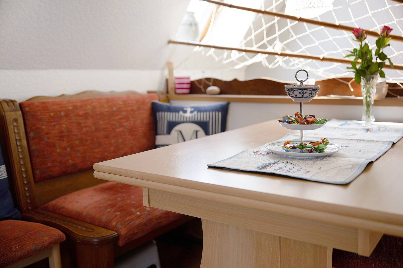 Ganze Wohnung, Ferienwohnung 'Haus Sünnschien' mit gemeinsamer Terrasse, gemeinsamem Garten und Wi-Fi in Nordstrand (Gemeinde), Nordseeküste