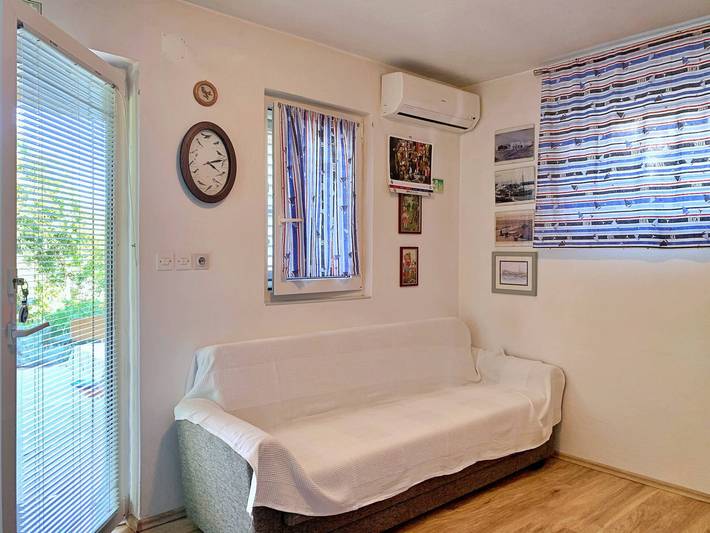 Ganze Wohnung, Apartment Gordana - 270 m vom Meer, private Terrasse, Haustiere erlaubt, Waschmaschine in Silo (Krk), Krk