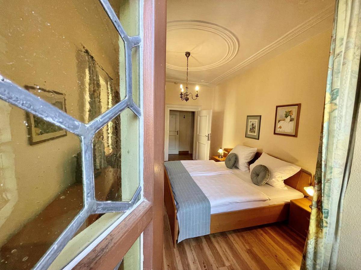 Hotel Schloss Zell in Zell Stadt (Mosel), Zell (Mosel)