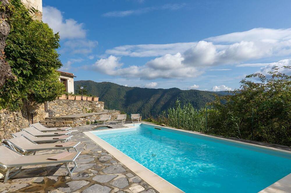 Appartamento vacanze a Prelà a partire da 150€ a notte