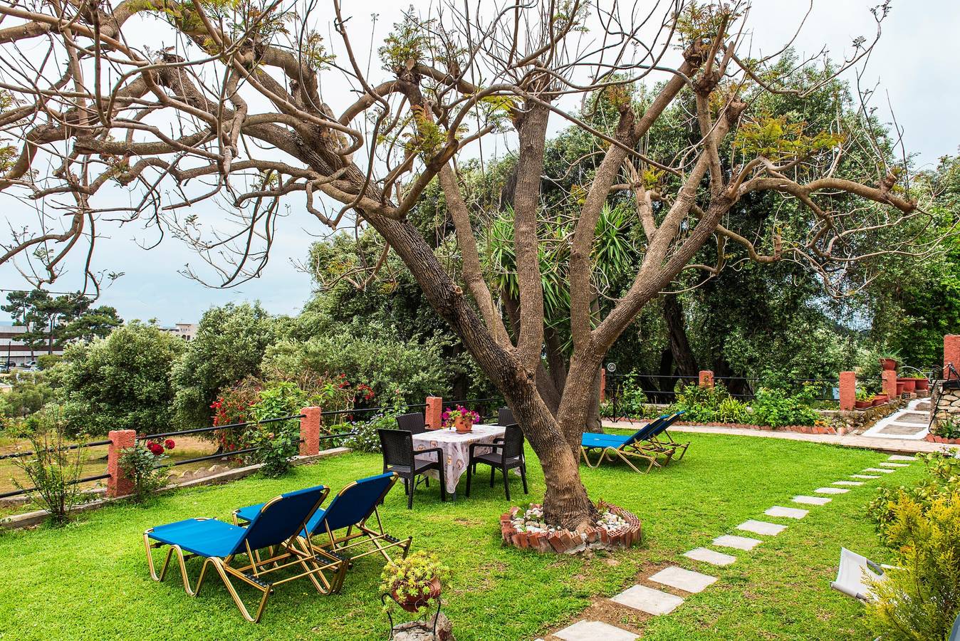 Entire apartment, Studio Apartment "Bozikis" with Wi-Fi, Garden und Balcony in Paleokastritsa, Corfu