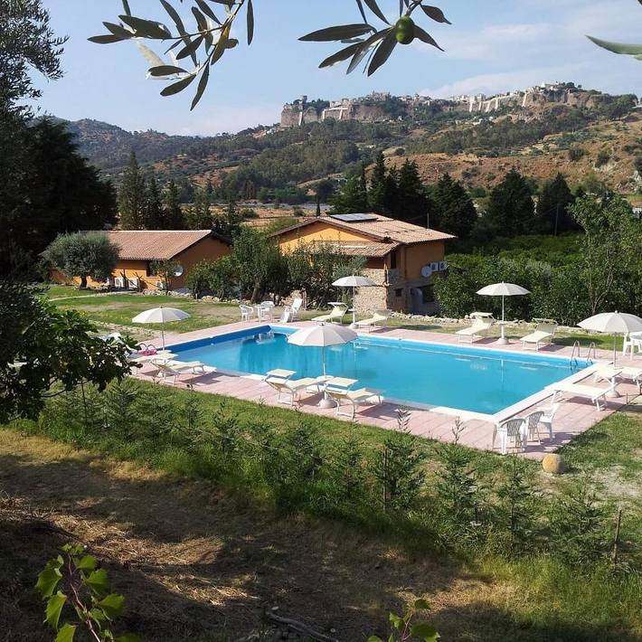 Agriturismo per 2 persone, con Balcone e Terrazza nonché Giardino e Piscina in Provincia di Reggio Calabria